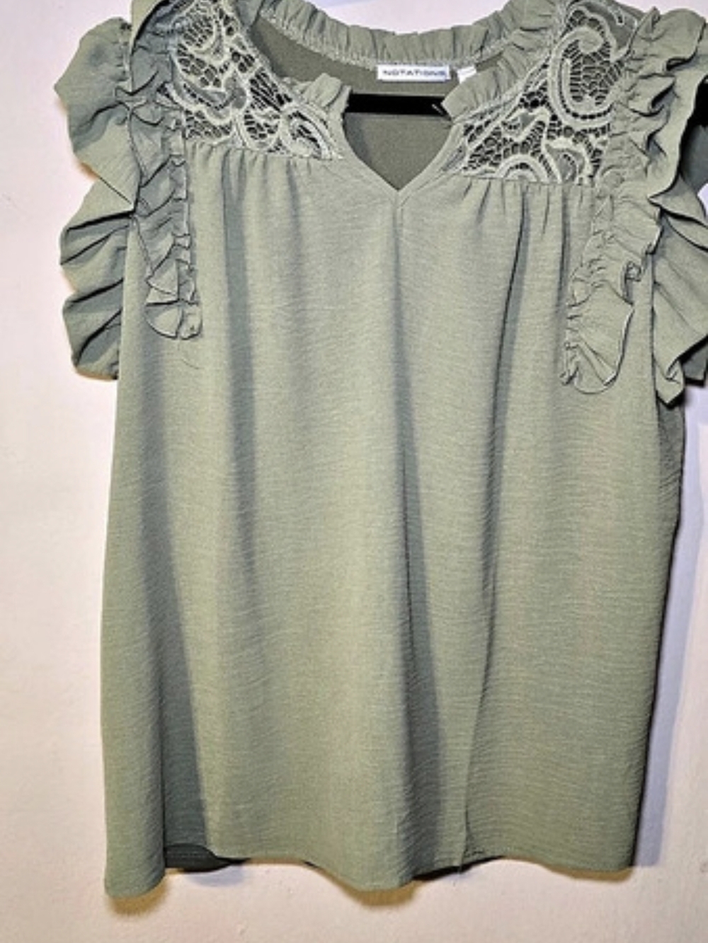 Notations Ruffle Sleeve Blouse in Green Size XL Like New